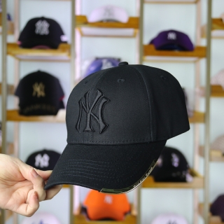 MLB New York Yankees Curved Brim Snapback Cap 61649