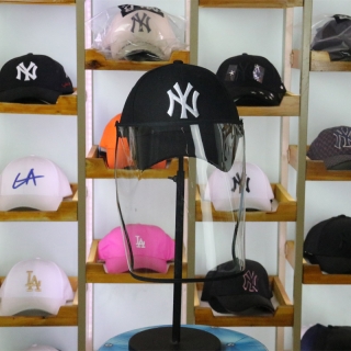MLB New York Yankees Curved Brim Snapback Cap Block Virus And Droplets 61770