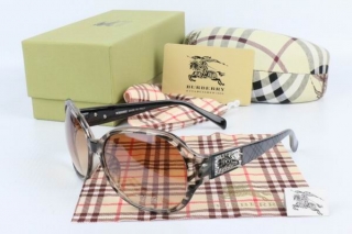 Burberry AAA Sunglasses 65049