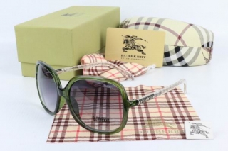 Burberry AAA Sunglasses 65058