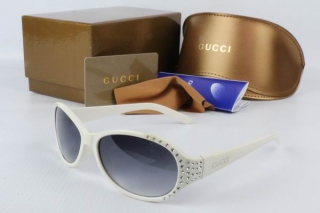 GUCCI AAA Sunglasses 65699