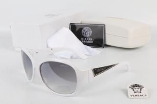 VERSACE AAA Sunglasses 67579