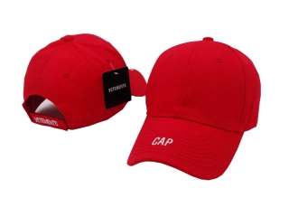 VETEMENTS Curved Snapback Caps 44307