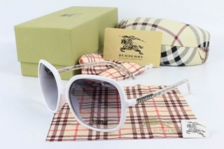 Burberry AAA Sunglasses 65060