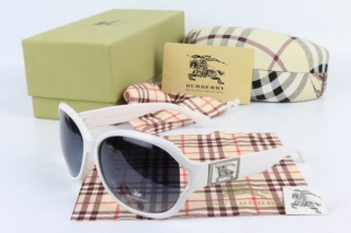 Burberry AAA Sunglasses 65067
