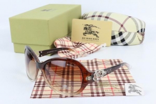 Burberry AAA Sunglasses 65081
