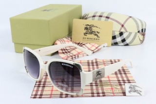 Burberry AAA Sunglasses 65089