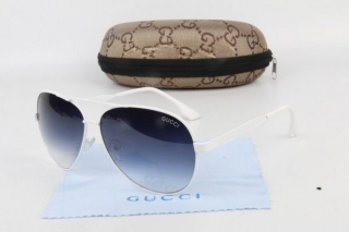 GUCCI Sunglasses 68706