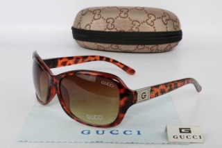 GUCCI Sunglasses 68907
