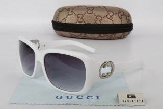GUCCI Sunglasses 68916
