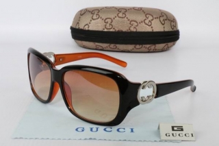 GUCCI Sunglasses 68918