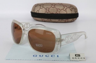 GUCCI Sunglasses 68925
