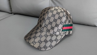 GUCCI Curved Snapback Hats 111322